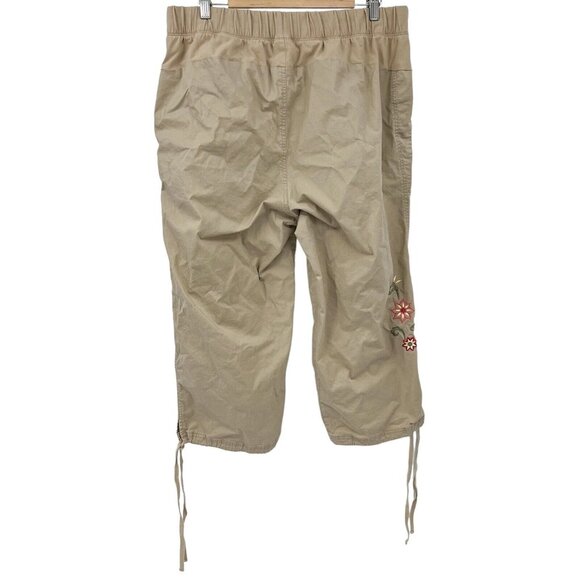 Motherhood Maternity Capri 1X Tan Floral Embroidered Womens Pockets Pullon Pants - Picture 2 of 9